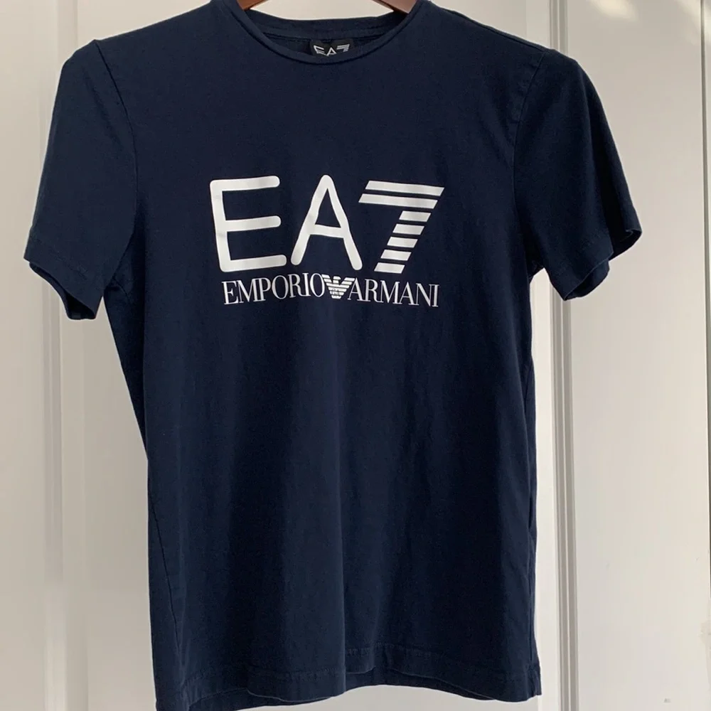 New Authentic Mens EA7 Emporio Armani Blue & White Short Sleeve T-Shirt Small - Picture 2 of 4